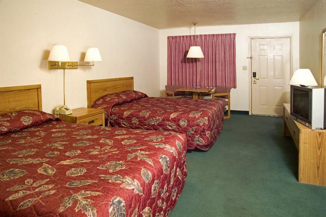 Claridge Inn - St. George Eksteriør billede