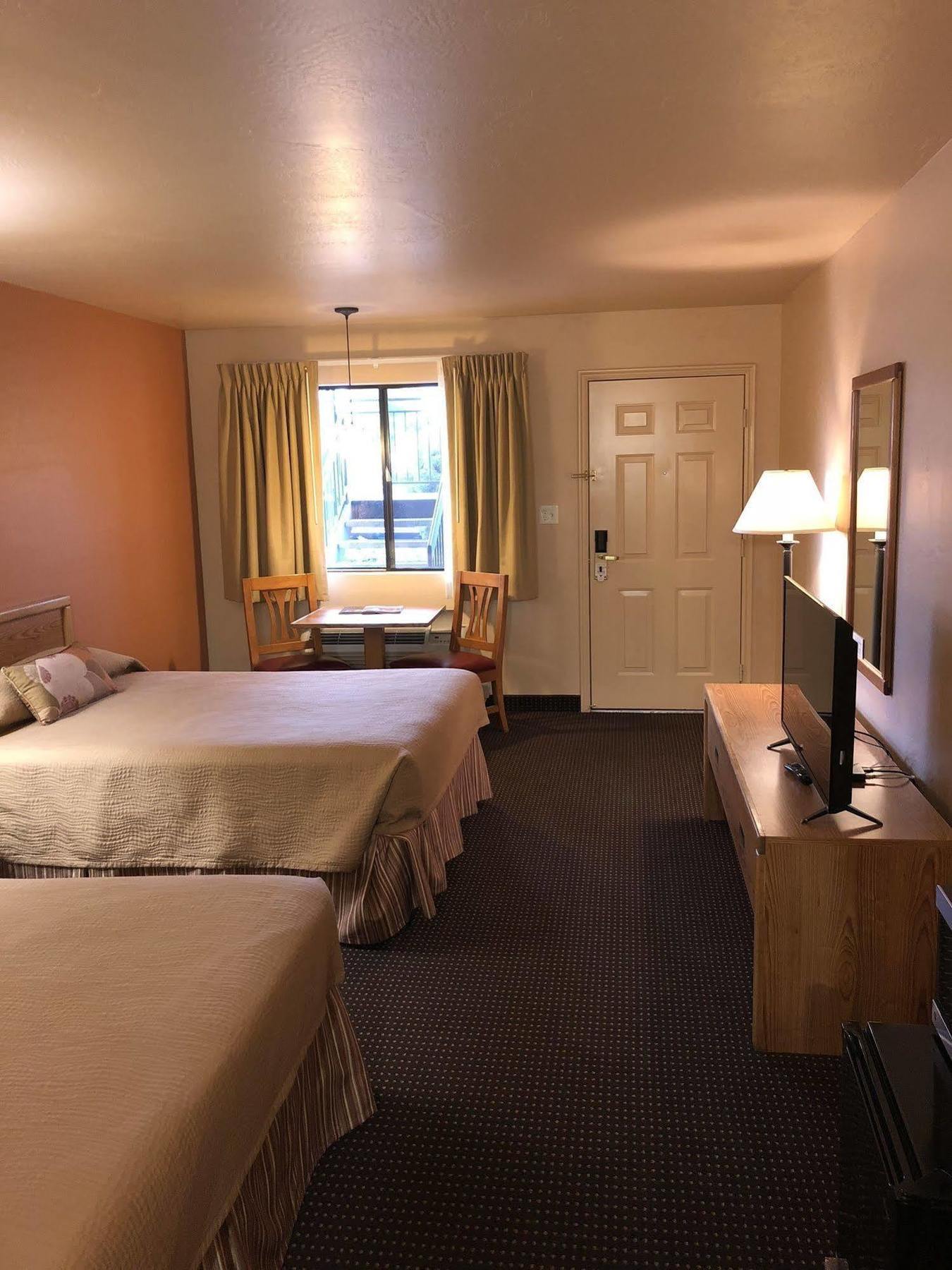 Claridge Inn - St. George Eksteriør billede